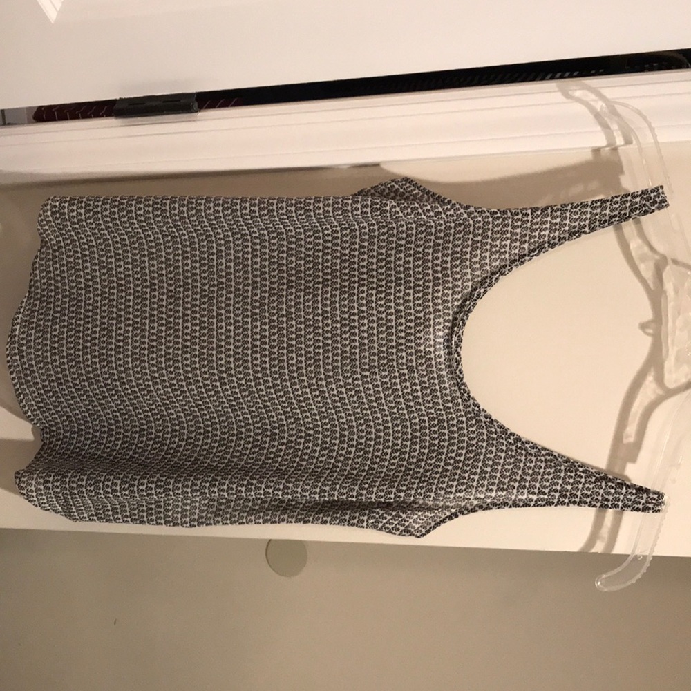 Sleeveless Old Navy Top!